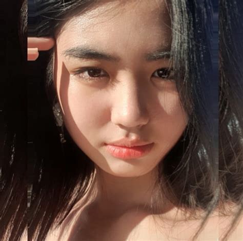 azi acosta in bikini|Full.